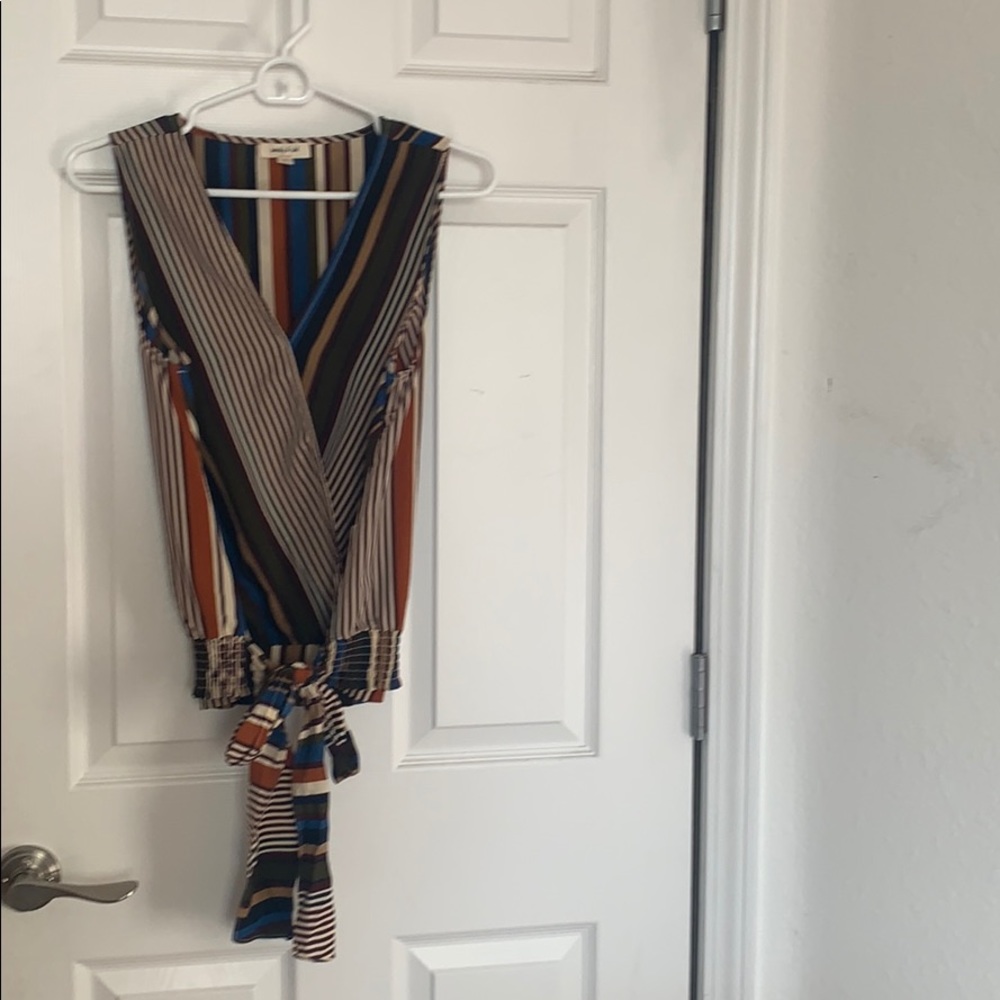 Small sleeveless striped shirt